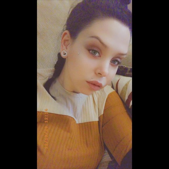 Meet your Posher, Dakota - Picture 1 of 1